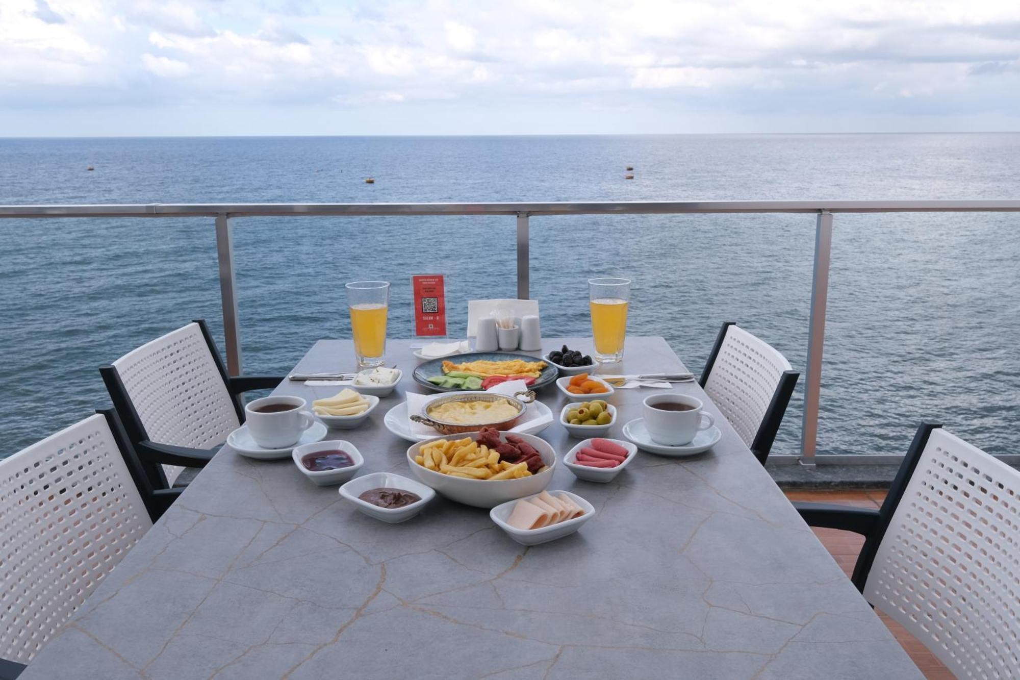 The Marine Hotel Trabzon Esterno foto